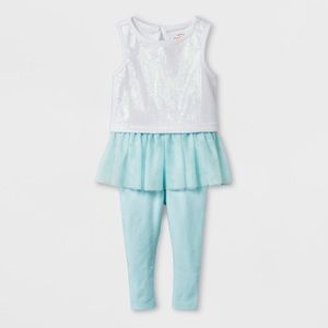 Adorable 2pc baby Cat & Jack outfit. Sz Newborn